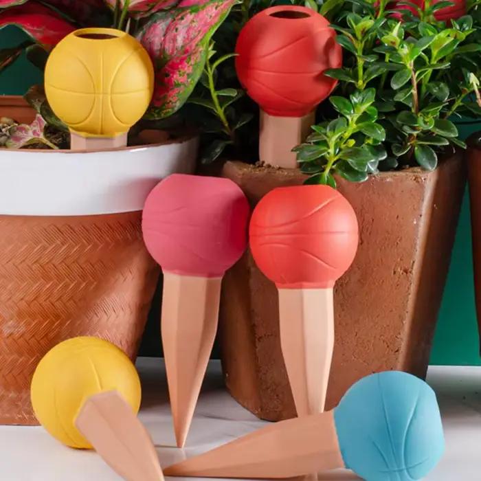 Cônes d'Arrosage existent en Forme de Basket-ball pour Plantes