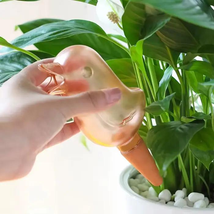 1 pièce Outil d'arrosage automatique en PVC en forme d'oiseau
