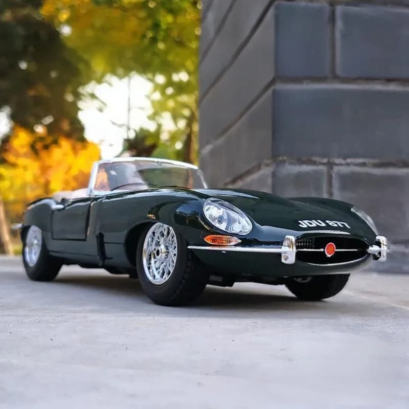 Bburago 1:18 Jaguar e-type alliage classique modèle de voiture de sport moulé sous pression en métal