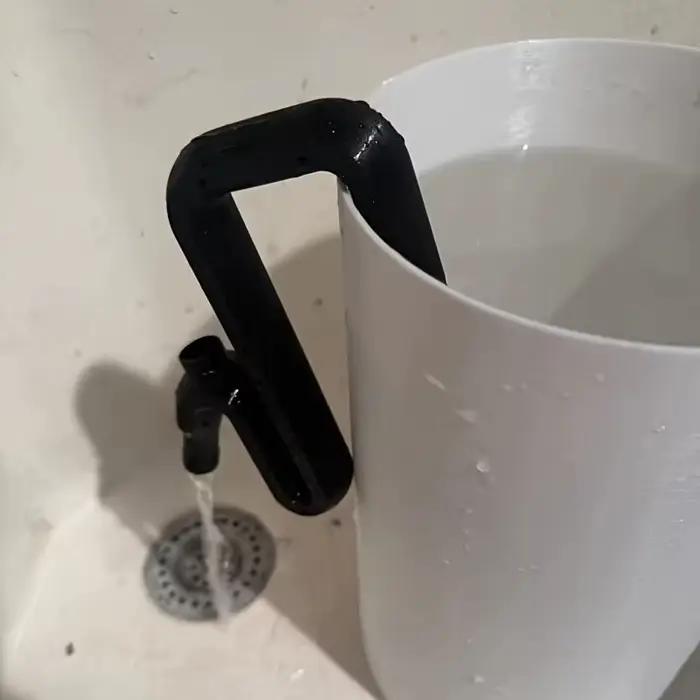 Tuyau de siphon auto-amorçant sans perçage pour transfert et évacuation d'eau de pluie