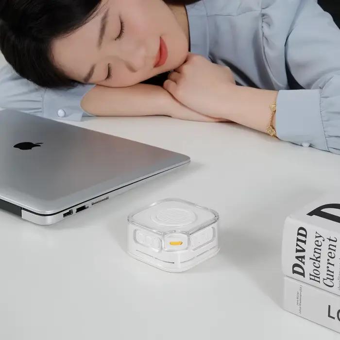 Machine à bruit blanc, 28 sons apaisants, veilleuse à 3 niveaux, détection automatique du bruit, aide au sommeil portable et haut-parleur Bluetooth