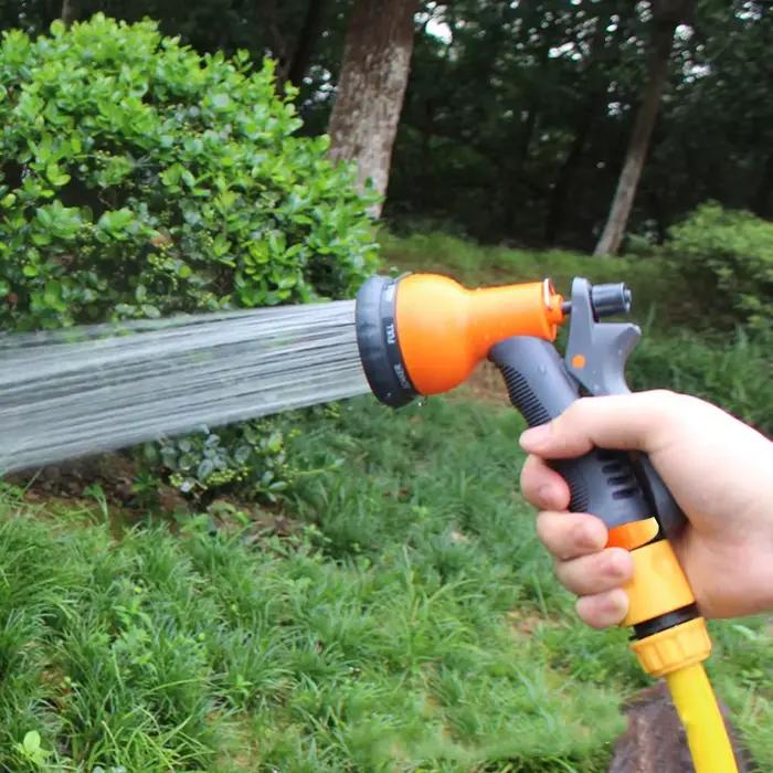 Pistolet à eau de jardin avec 8 types de buses