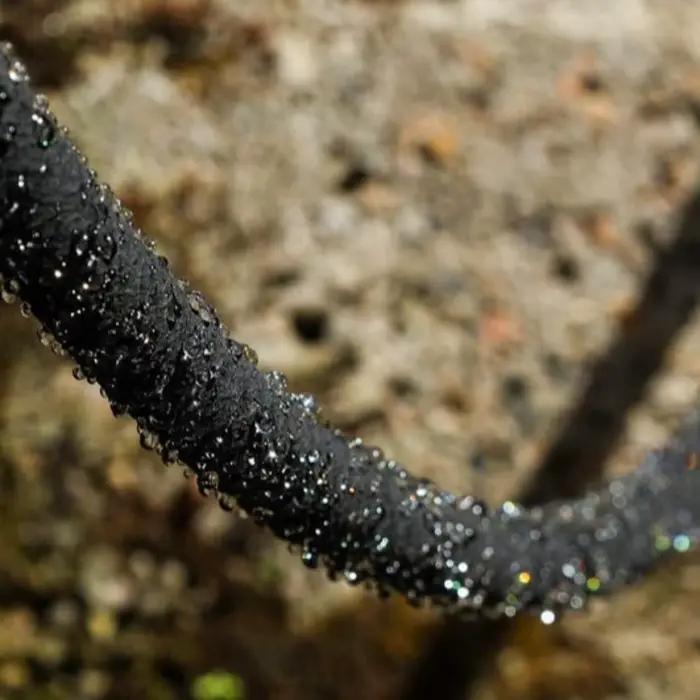 Tuyau d'irrigation micro-perforé anti-âge en caoutchouc à connexion rapide