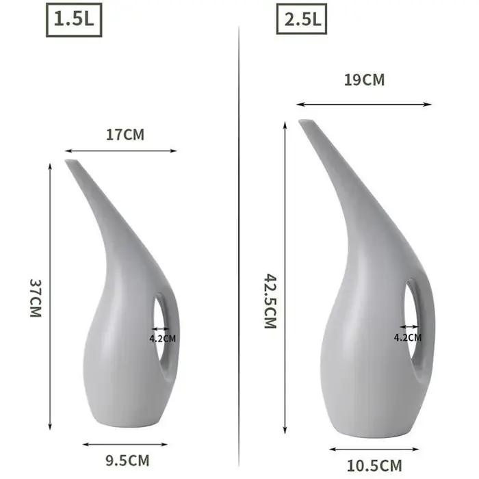 Arrosoir à fleurs en plastique à long bec