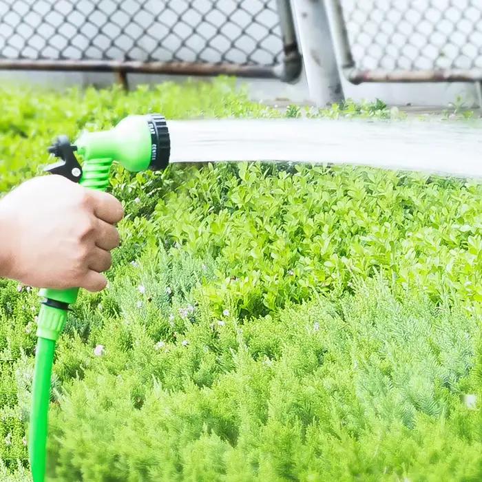 Tuyau d'arrosage flexible et extensible en plastique POM avec pistolet de pulvérisation multifonction pour arrosage jardin lavage voiture et nettoyage vitres extérieur