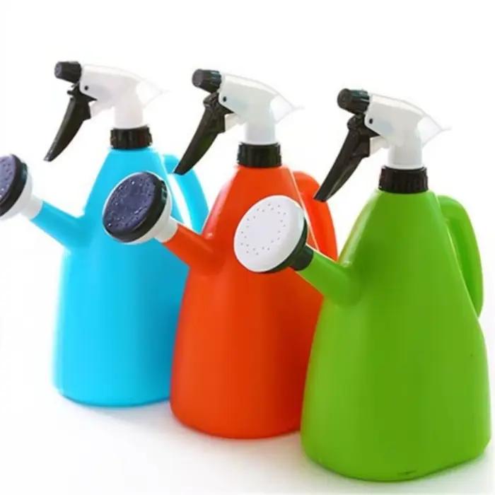 Arrosoir en plastique pour plantes de jardin