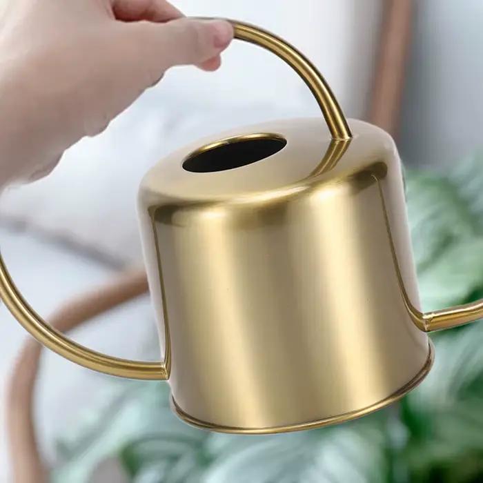Arrosoir de jardin doré en acier inoxydable A36T