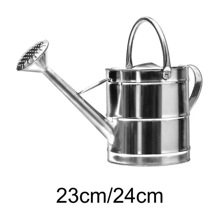 Arrosoir de jardin moderne avec deux poignées